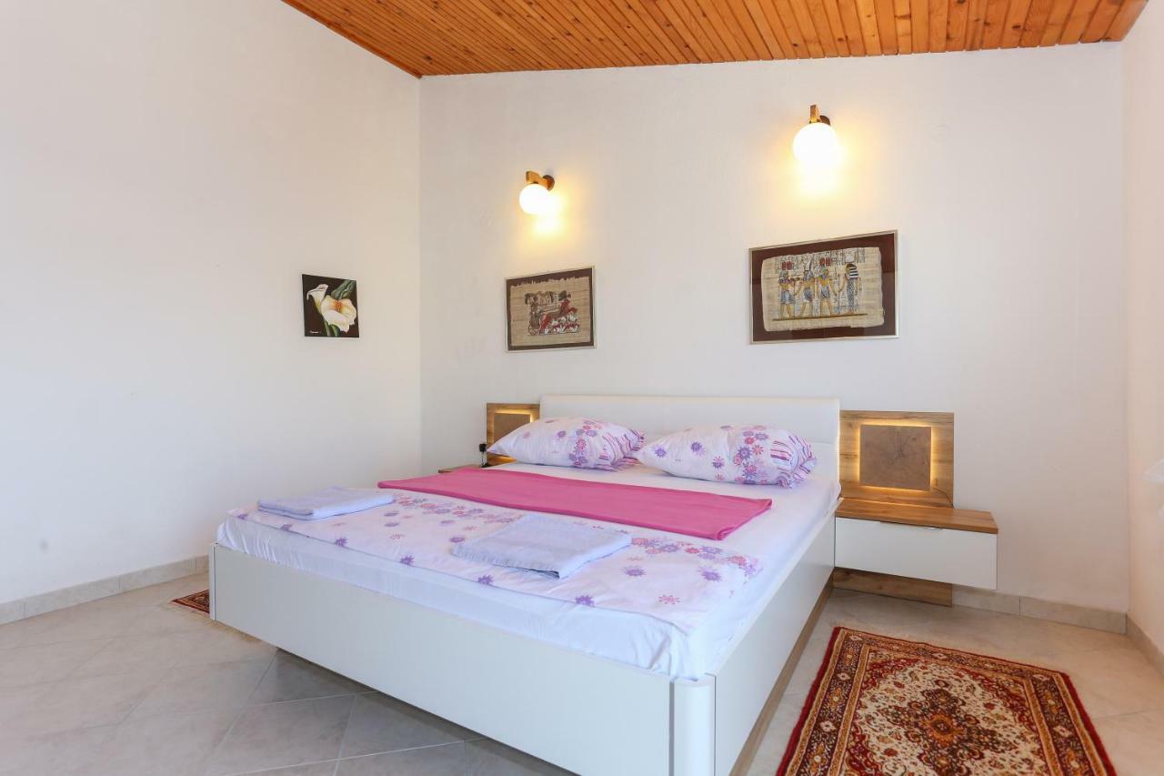 Villa Uno Τρογκίρ Εξωτερικό φωτογραφία